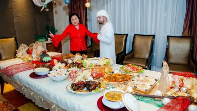 Quintana Emirati hands 1