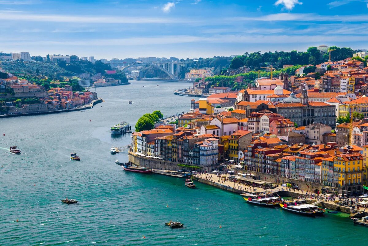Travel Emirates Porto 2 1